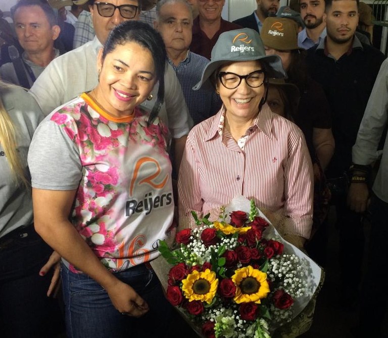 NO CEARÁ, MINISTRA VISITA PRODUÇÃO DE FLORES COM CONTROLE BIOLÓGICO - News Rondônia