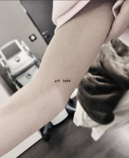 BRUNA MARQUEZINE FAZ TATUAGEM COM PALAVRA ERRADA E FÃS NÃO PERDOAM - News Rondônia