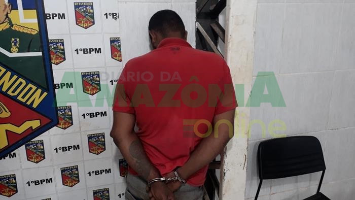 HOMEM É PRESO AO SER FLAGRADO FURTANDO DUAS CAIXAS DÁGUA - News Rondônia