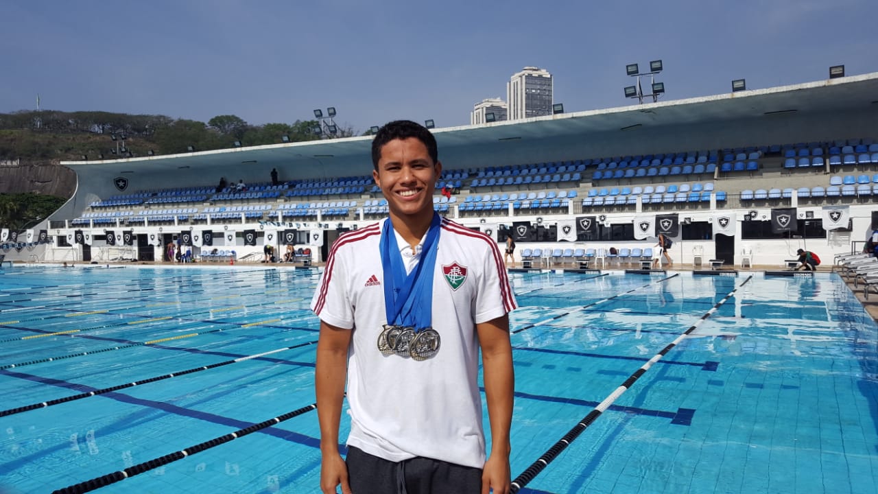 RONDONIENSE É OURO NO CAMPEONATO DE INVERNO DE NATAÇÃO DO RIO DE JANEIRO - News Rondônia