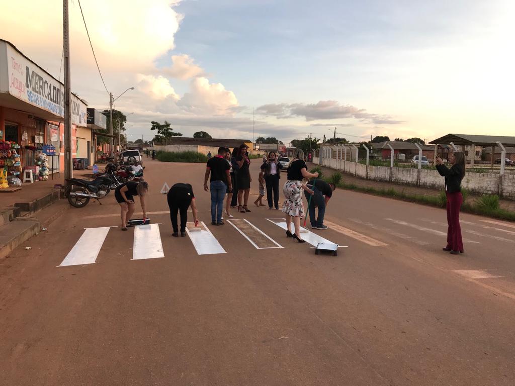 VÍDEO DE VEREADORA PINTANDO FAIXA DE PEDESTRE VIRALIZA NAS REDES SOCIAIS - News Rondônia
