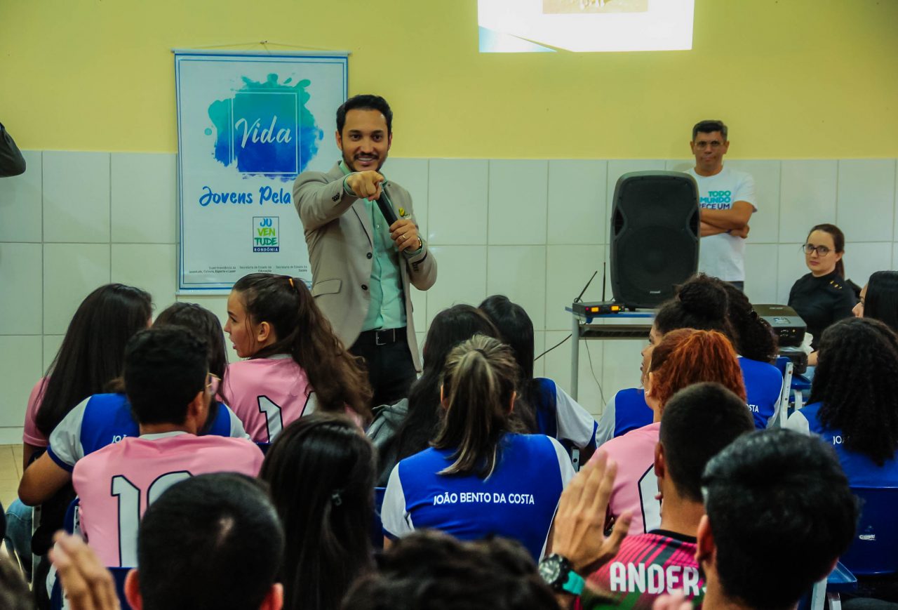 SETEMBRO AMARELO: EM PROJETO JOVENS PELA VIDA, ALUNOS DA ESCOLA JOÃO BENTO SÃO INCENTIVADOS: VOCÊS VIVERÃO ATÉ OS 90 ANOS - News Rondônia