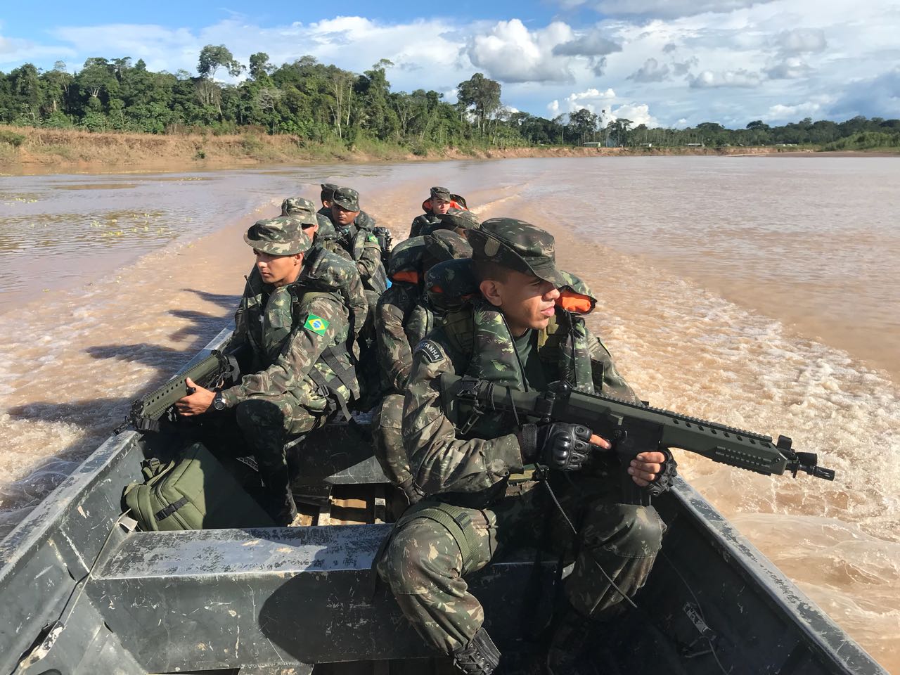 EXÉRCITO BRASILEIRO REALIZA OPERAÇÃO AJURICABA III PARA COMBATER O CRIME ORGANIZADO - News Rondônia