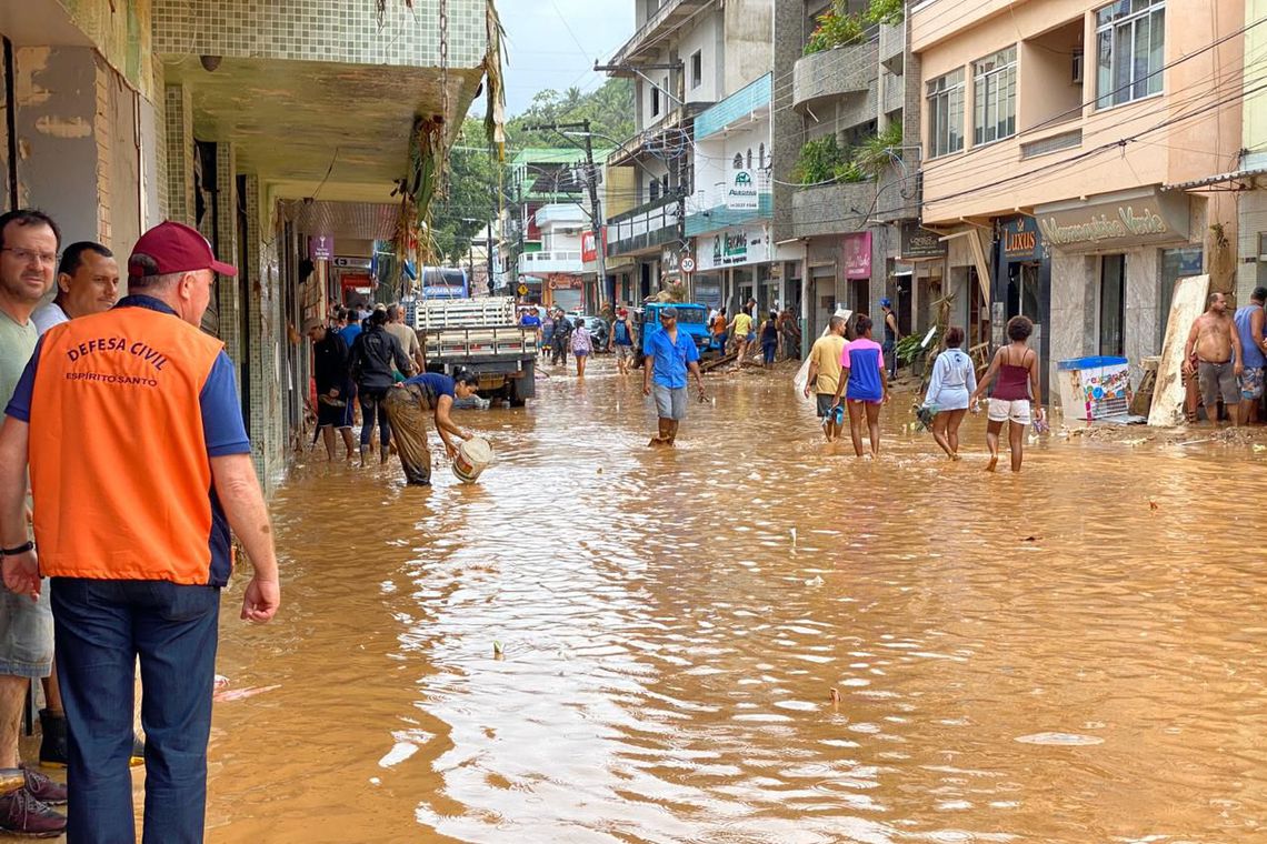 SOBE PARA SETE O NÚMERO DE MORTOS EM DECORRÊNCIA DAS CHUVAS NO ES - News Rondônia