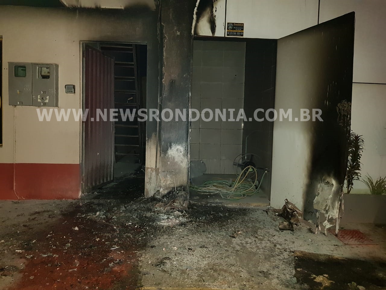 PRINCÍPIO DE INCÊNDIO EM CLÍNICA MÉDICA NA ZONA SUL DE PORTO VELHO MOBILIZA CORPO DE BOMBEIROS - News Rondônia