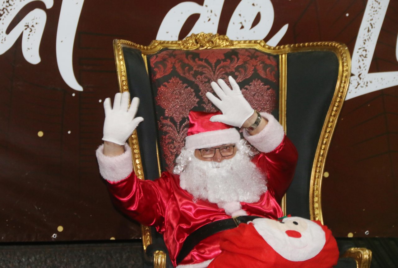 ILUMINAÇÃO NATALINA - ESPETÁCULO DE CORES MARCA O NATAL DE LUZ DO PALÁCIO RIO MADEIRA COM MENSAGENS DE AMOR À FAMÍLIA - News Rondônia