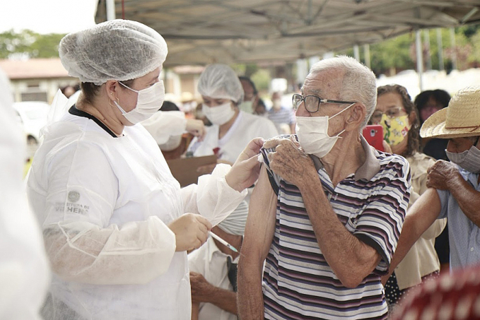 Vilhena prioriza vacina para pacientes com mais idade e reduz em 90% a intubação de idosos - News Rondônia