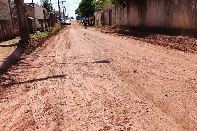 Prefeitura de Porto Velho começa a encascalhar ruas do Bairro Aponiã após pedido de Edwilson Negreiros - News Rondônia