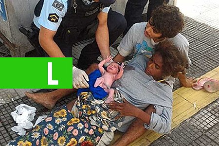 MÃE DÁ À LUZ EM PRAÇA DE FORTALEZA COM AJUDA DE POLICIAIS - News Rondônia