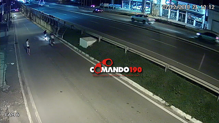 EM APENAS 24 HORAS, DUAS PESSOAS SÃO ATROPELAS NO MESMO PONTO AO ATRAVESSAR A AVENIDA TRANSCONTINENTAL - VÍDEOS - News Rondônia
