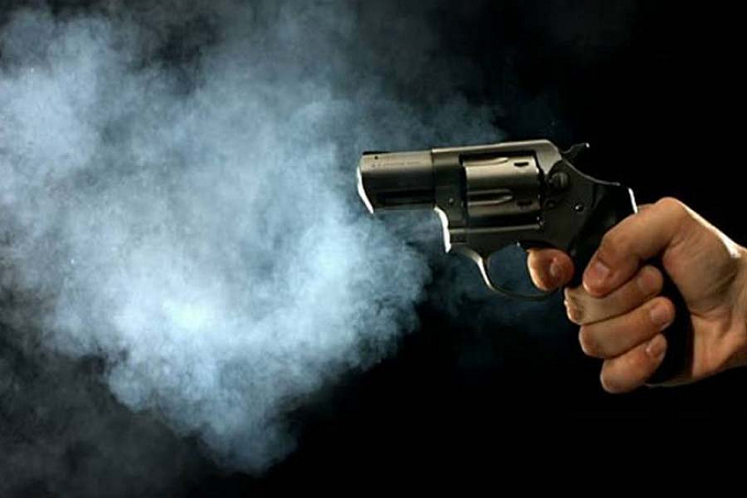 Homem de 37 anos é baleado dentro de casa; autor do crime atirou na vítima pela grade da porta - News Rondônia
