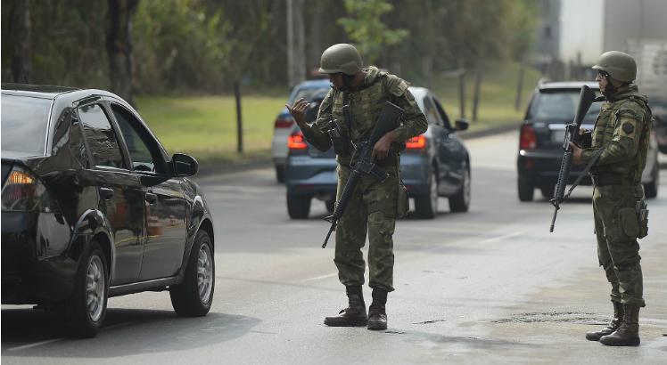 FORÇAS ARMADAS VÃO FAZER PARTE DA VIDA NACIONAL, DIZ BOLSONARO - News Rondônia