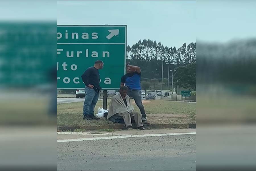 Motoboy que cortou cabelo de sem-teto na rua ganha vaquinha para abrir salão - News Rondônia