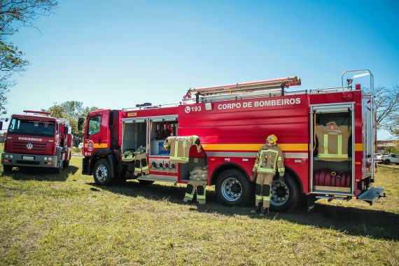 CAMINHÃO DE COMBATE A INCÊNDIO E POSTO DE IDENTIFICAÇÃO SÃO ENTREGUES DURANTE O 3º PORTAL DO AGRONEGÓCIO EM VILHENA - News Rondônia