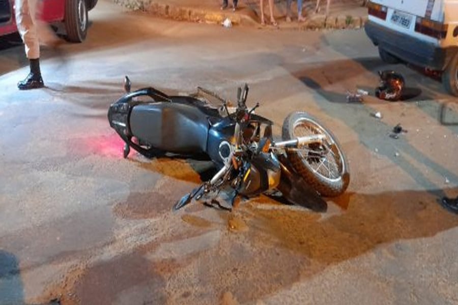 Motoboy sofre fratura de fêmur ao ser atingido por carro em Vilhena - News Rondônia