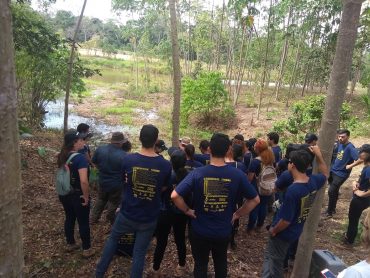 EXPEDIÇÃO UNIVERSITÁRIA VISITA FLORESTAS PLANTADAS E RESTAURAÇÃO DE NASCENTES NA VITRINE DO CENTRO TECNOLÓGICO VANDECI RACK, EM JI-PARANÁ - News Rondônia