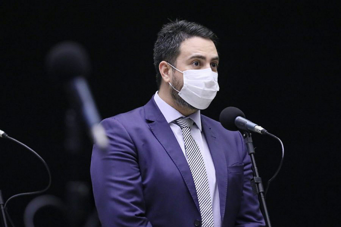 Deputado federal Léo Moraes afirma que região não está com crise hídrica e que aumento da energia elétrica é um absurdo - News Rondônia