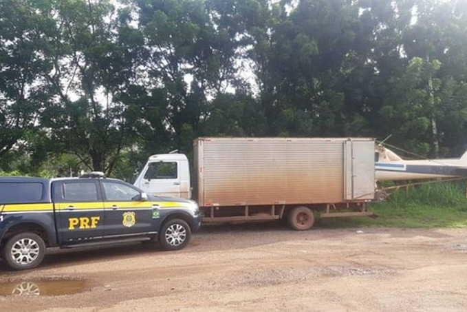 PRF intercepta caminhão que estava transportando irregularmente avião de Rondônia para o Maranhão - News Rondônia
