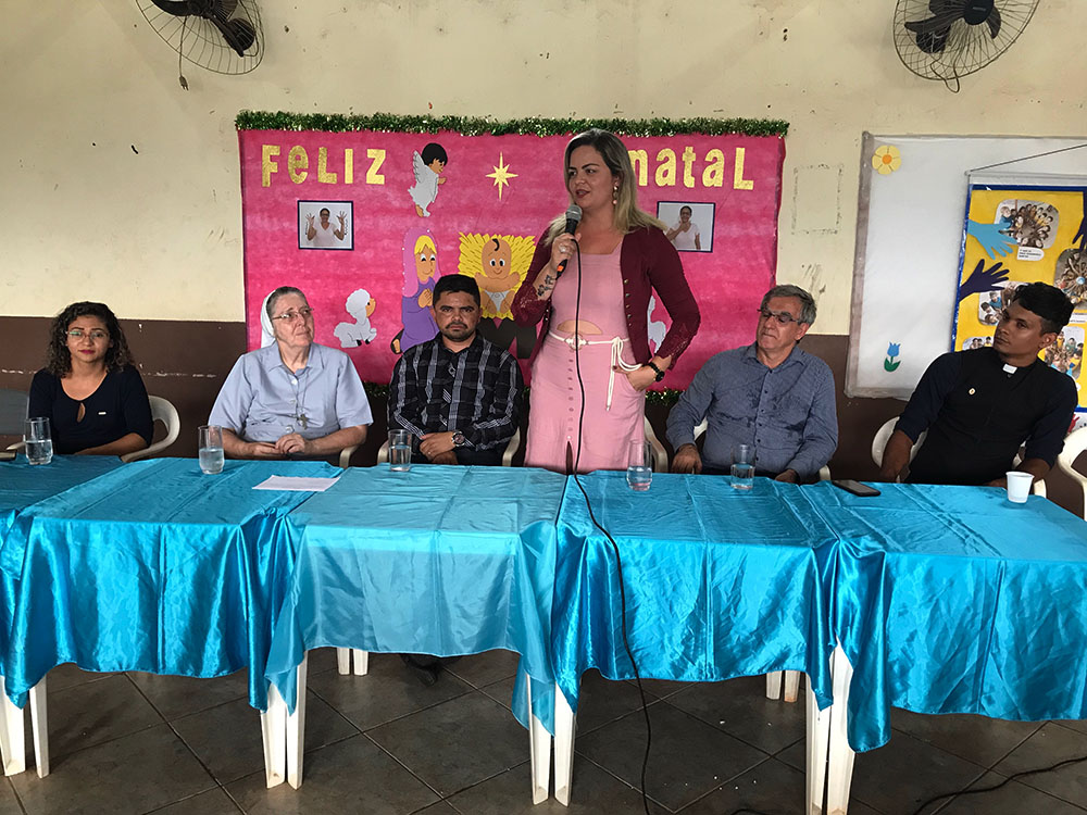 DEPUTADO JESUÍNO E VEREADORA ADA DANTAS PARTICIPAM DE ENTREGA DE VAN PARA A ESCOLA BILÍNGÜE - News Rondônia