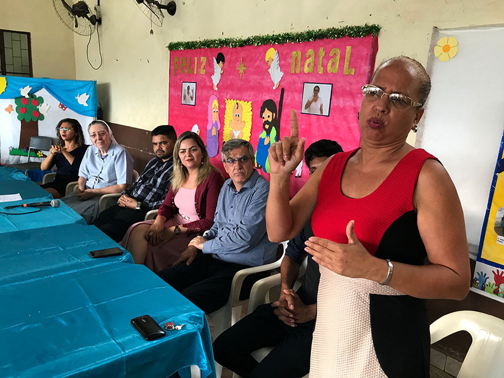 DEPUTADO JESUÍNO E VEREADORA ADA DANTAS PARTICIPAM DE ENTREGA DE VAN PARA A ESCOLA BILÍNGÜE - News Rondônia