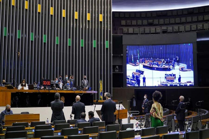 Câmara aprova projeto que libera candidatura de quem foi multado por contas irregulares - News Rondônia