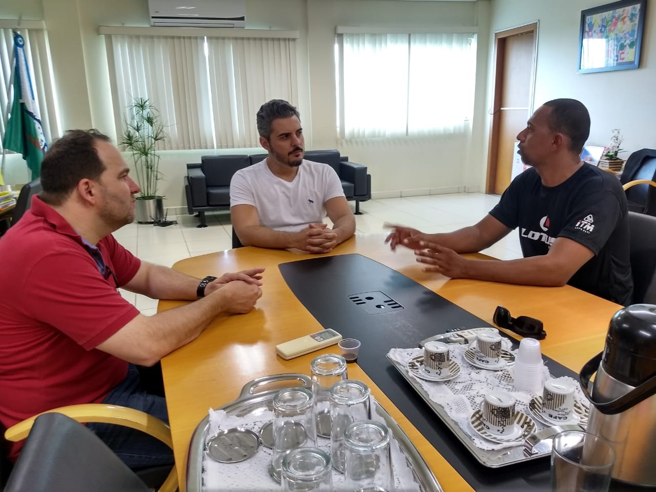 DEPUTADO DIPLOMADO JHONY PAIXÃO VISITA ARIQUEMES E APRESENTA ABAIXO ASSINADO PARA INCLUSÃO DE CICLOVIAS E CICLOFAIXAS - News Rondônia