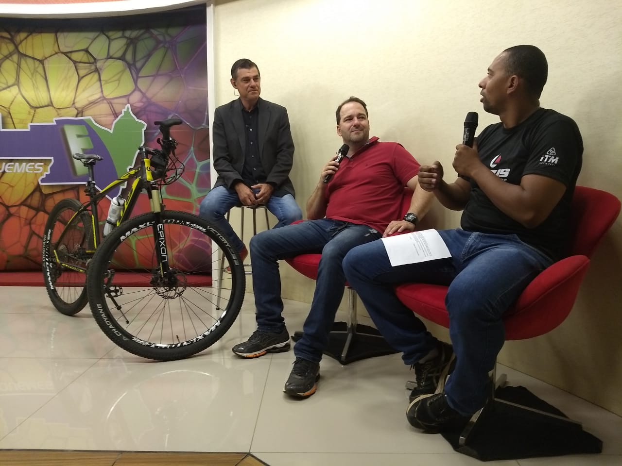 DEPUTADO DIPLOMADO JHONY PAIXÃO VISITA ARIQUEMES E APRESENTA ABAIXO ASSINADO PARA INCLUSÃO DE CICLOVIAS E CICLOFAIXAS - News Rondônia