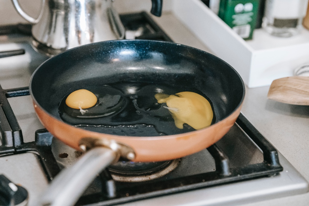 Vantagens das panelas antiaderentes na preparação da comida - News Rondônia