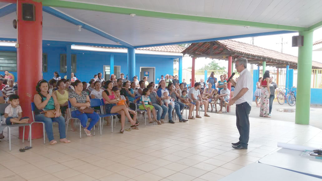 ORIENTAÇÕES DE TRÂNSITO SÃO FEITAS EM PALESTRA NA FLOR DO PIQUIÁ - News Rondônia