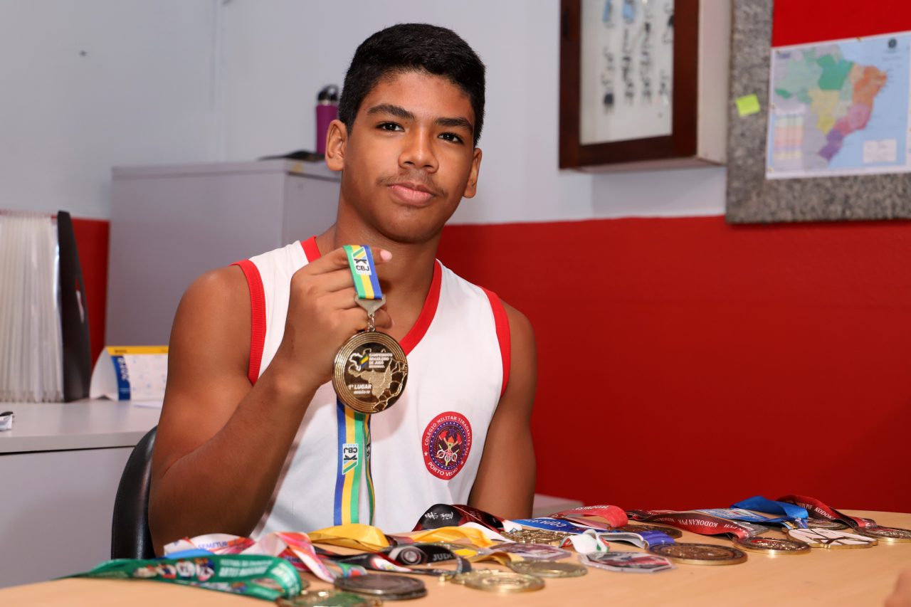 ATLETA DE RONDÔNIA GANHA MEDALHA DE OURO EM CAMPEONATO DE JUDÔ E CONQUISTA VAGA NO BRASILEIRÃO NO RIO DE JANEIRO - News Rondônia