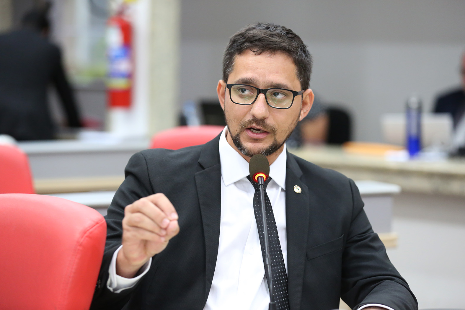 ANDERSON DO SINGEPERON SOLICITA FAXINA NO ENTORNO DO CENTRO DE RESSOCIALIZAÇÃO FEMININO NA CAPITAL - News Rondônia