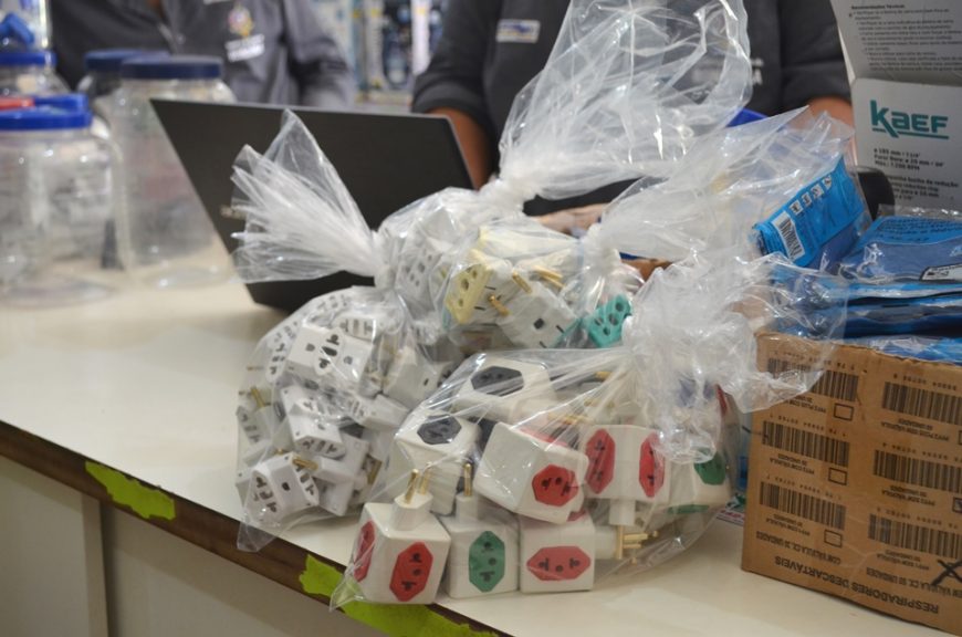 Tomadas e adaptadores comercializados irregularmente são apreendidos pelo Ipem, em Rolim de Moura - News Rondônia