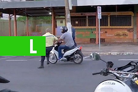 VÍDEO: MOTOCICLISTA FOGE E AGENTE DE TRÂNSITO CORRE ATRÁS DELE A PÉ - News Rondônia