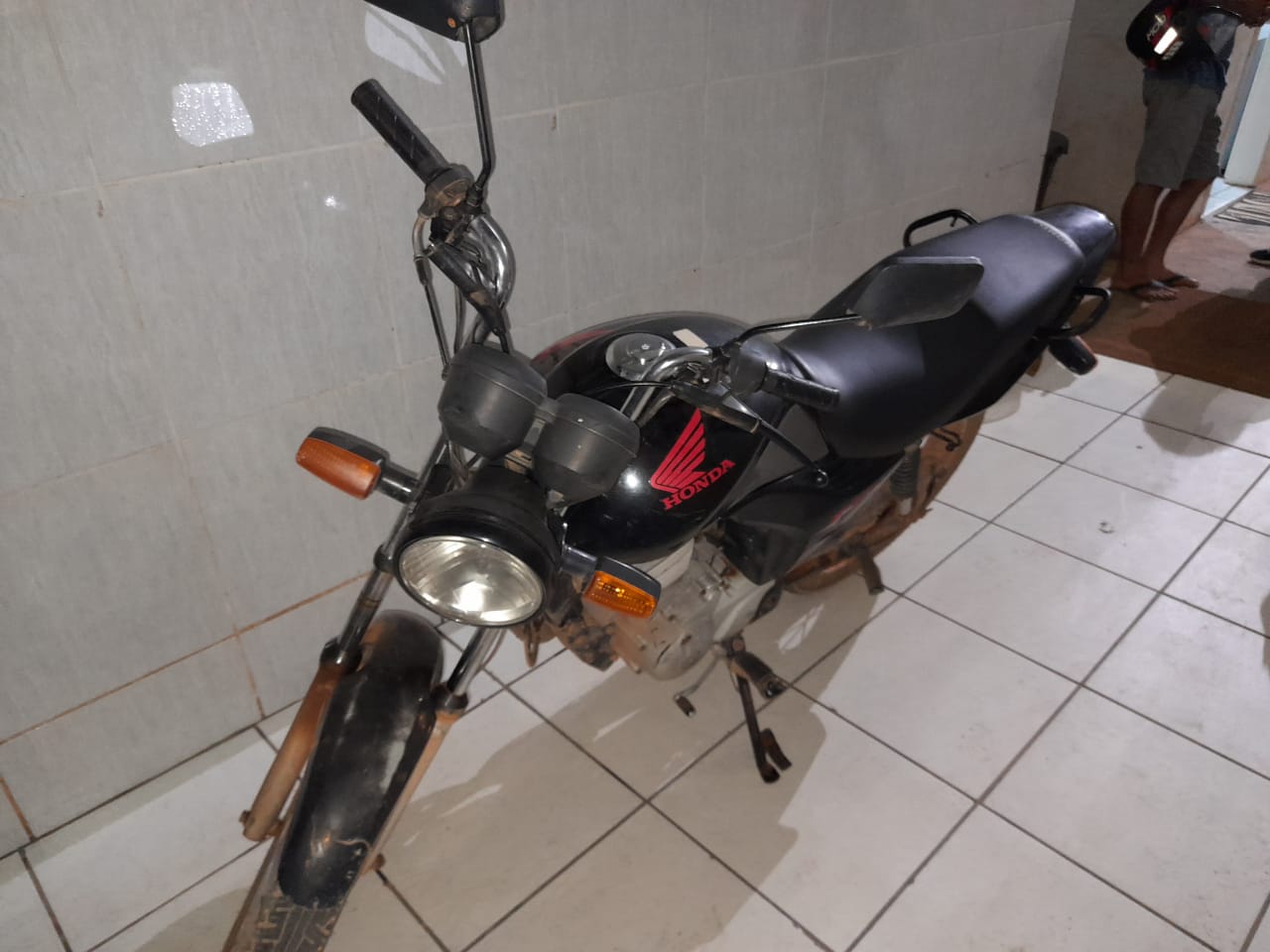 CASA CAIU - Adolescentes são apreendidos com arma durante roubo na zona leste - News Rondônia