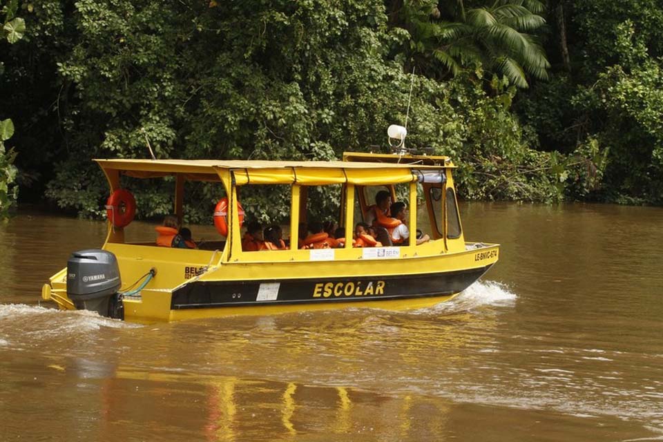 PARCERIA DO MUNICÍPIO COM GOVERNO VIABILIZA RETOMADA DO TRANSPORTE FLUVIAL PARA ESTUDANTES - News Rondônia