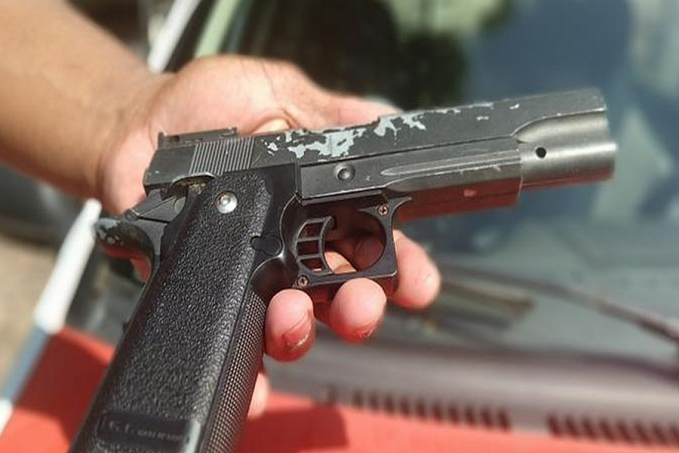 Usuário de drogas é preso com arma de brinquedo após ser detido por populares - News Rondônia