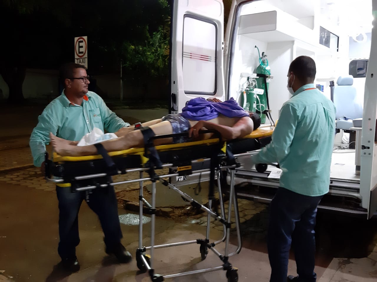HOMEM LEVA FACADA ENQUANTO TRANSITAVA NO BAIRRO NOVO NA CAPITAL - News Rondônia