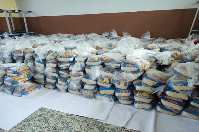 ALIMENTAÇÃO - Mais de 11 mil alunos de escolas estaduais do Vale do Mamoré são beneficiados com entrega de kits merenda escolar - News Rondônia