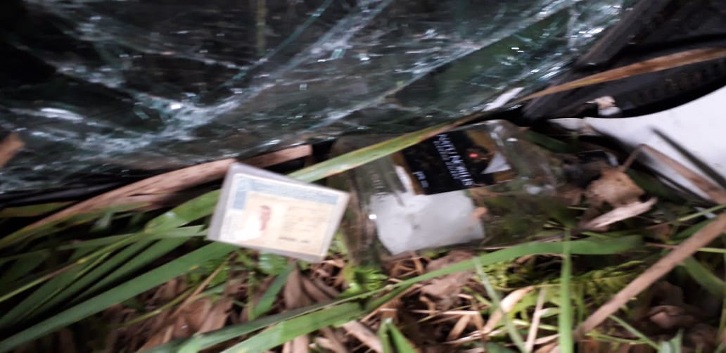 JARU: CONDUTOR POSSIVELMENTE EMBRIAGADO CAPOTA VEÍCULO, FOGE E DEIXA TRAVESTIS PARA TRÁS - News Rondônia