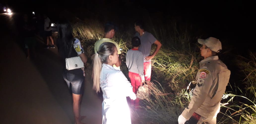 JARU: CONDUTOR POSSIVELMENTE EMBRIAGADO CAPOTA VEÍCULO, FOGE E DEIXA TRAVESTIS PARA TRÁS - News Rondônia