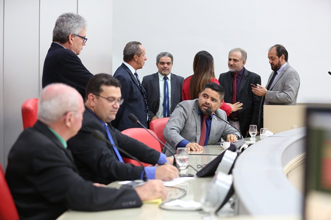 PROJETO DE LEI QUE REGULARIZA ATIVIDADE DE BOMBEIRO CIVIL É APROVADO NA ALE - News Rondônia