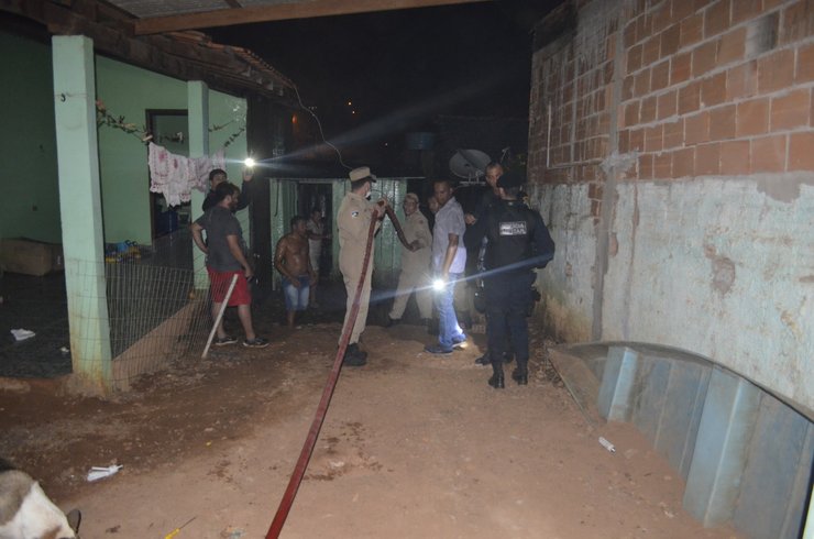 JARU: MAIS UM INCÊNDIO A RESIDÊNCIA É REGISTRADO NO FINAL DE SEMANA, HÁ SUSPEITA DE SER CRIMINOSO - News Rondônia