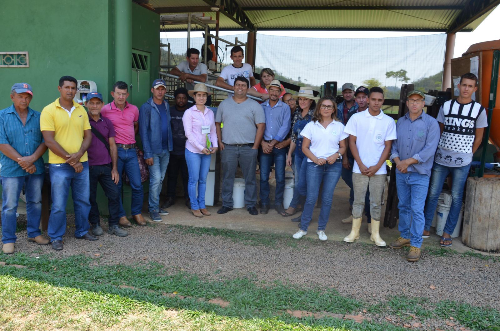 TÉCNICOS DA SEMAIC REALIZAM VISITA TÉCNICA VOLTADA PARA A PRODUÇÃO DE LEITE - News Rondônia