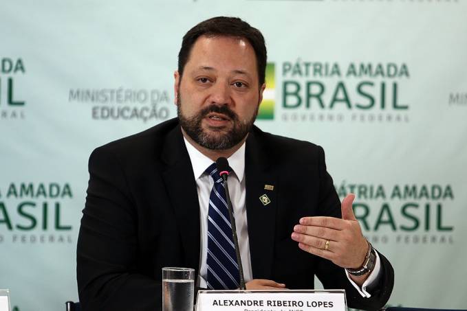 De acordo com presidente do Inep, gabarito do Enem foi mudado porque tinha um erro, não por questão de racismo - News Rondônia
