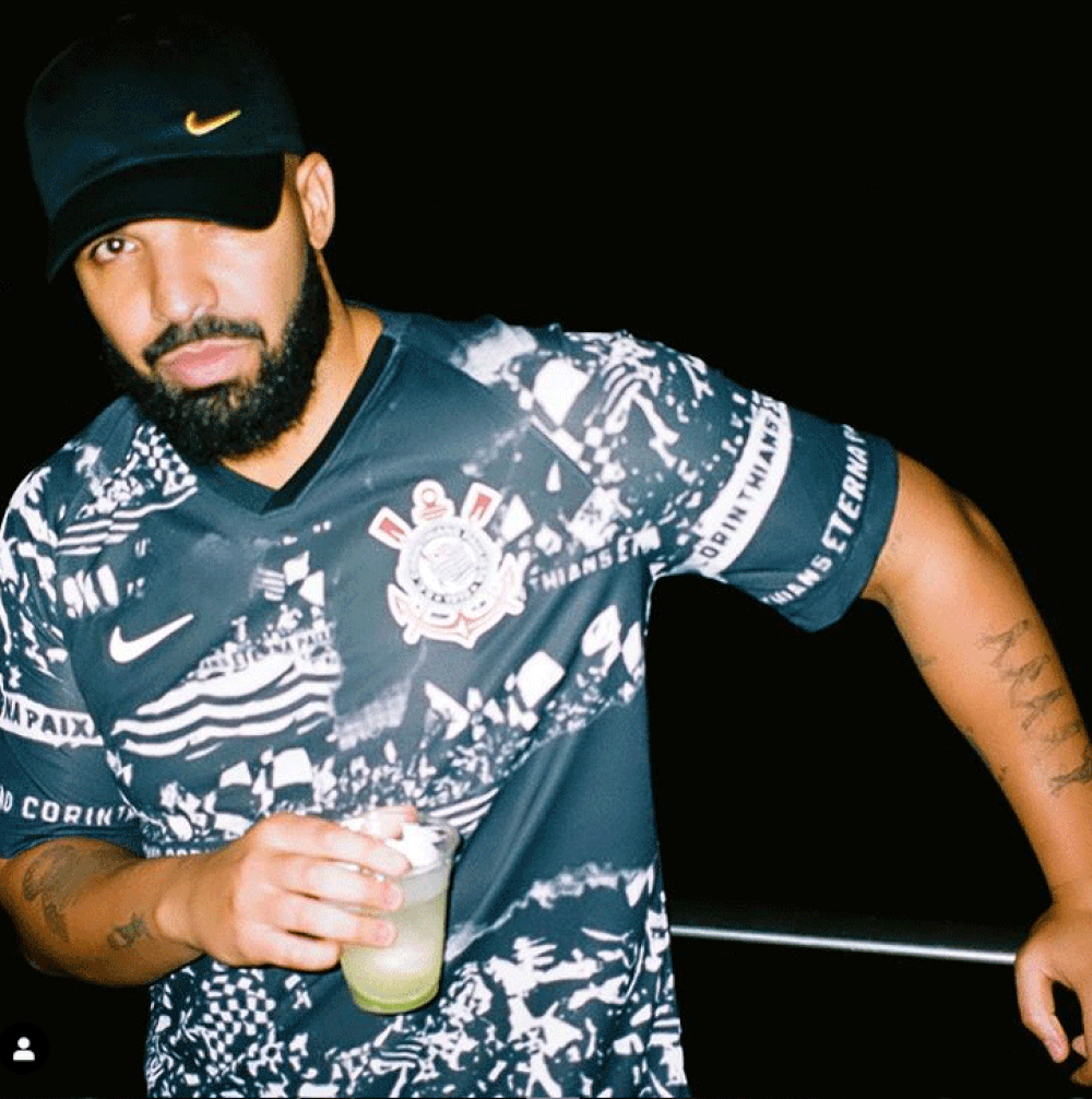 DRAKE QUASE BRIGA EM BAR POR CAUSA DE CAMISA DO CORINTHIANS - News Rondônia