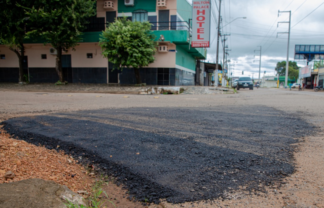 Equipes da Prefeitura atuam na recuperação de vias - News Rondônia