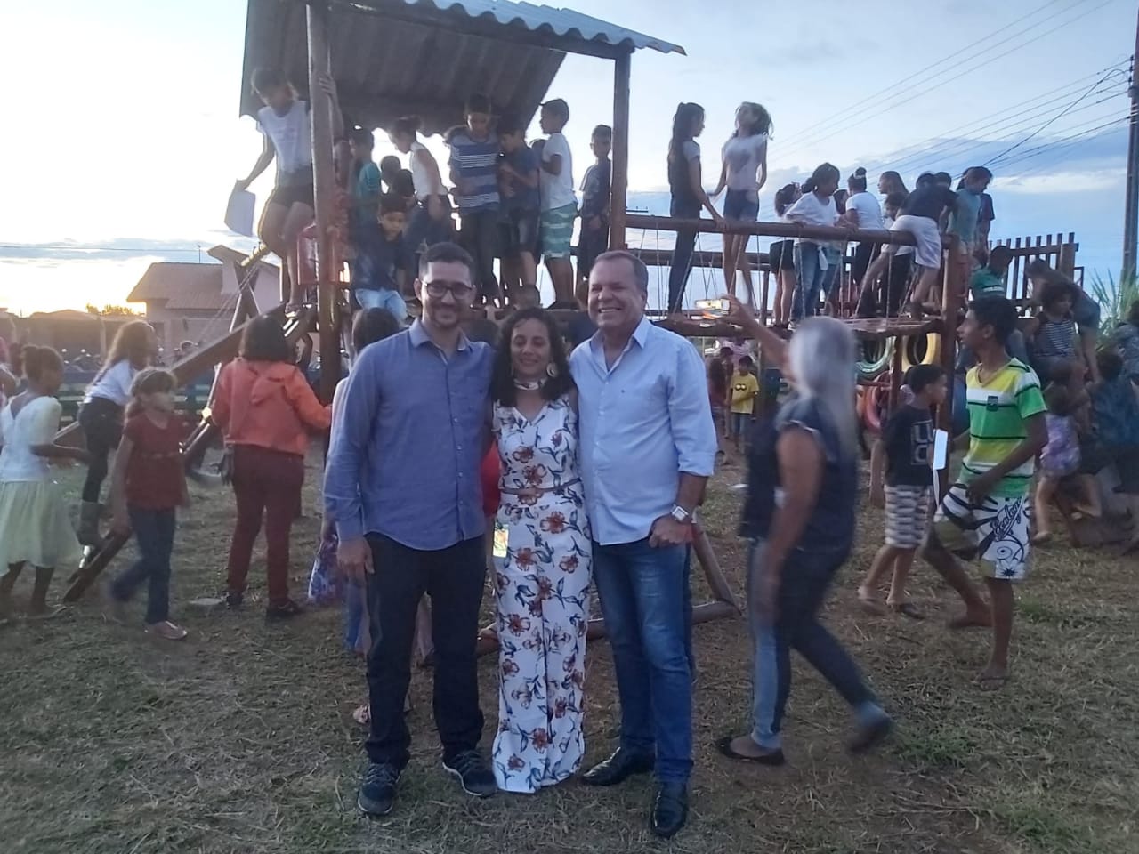 DEPUTADO ANDERSON ENTREGA PLAY GROUND EM ESCOLA INFANTIL DE VILHENA - News Rondônia