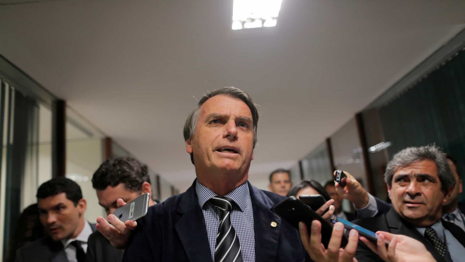 BOLSONARO ASSINA DECRETO COM NOVAS REGRAS SOBRE USO DE ARMAS E MUNIÇÕES - News Rondônia