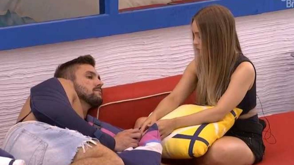 BBB 21: Arthur diz que não consegue ser recíproco aos sentimentos de Carla Diaz - News Rondônia