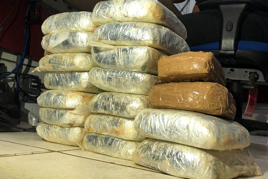 PRF prende jovem transportando mais de 18 kg de cocaína em tanque de carro na capital - News Rondônia